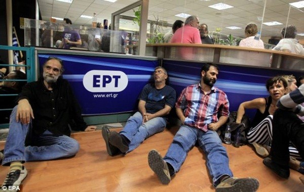 ເກຼກ ປະເຊີນໜ້າກັບວິກິດການດ້ານການເມືອງຄັ້ງໃໝ່